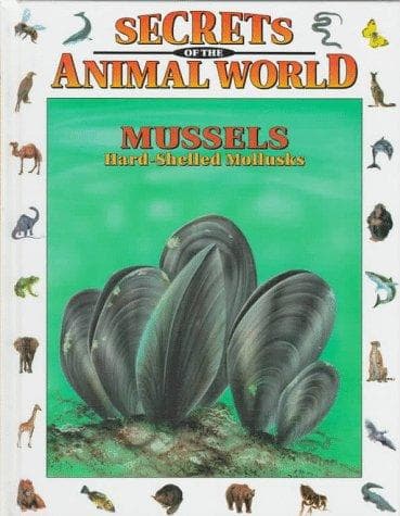 Cover of Mussels by Andreu Llamas