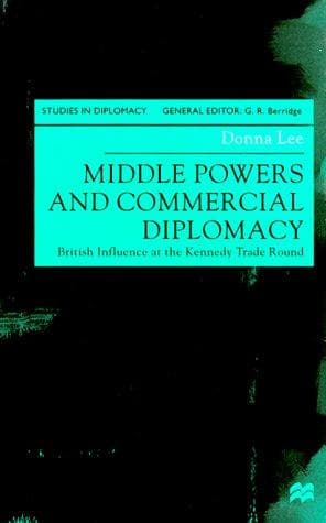 Cover of Middle powers and commercial diplomacy by Donna Lee
