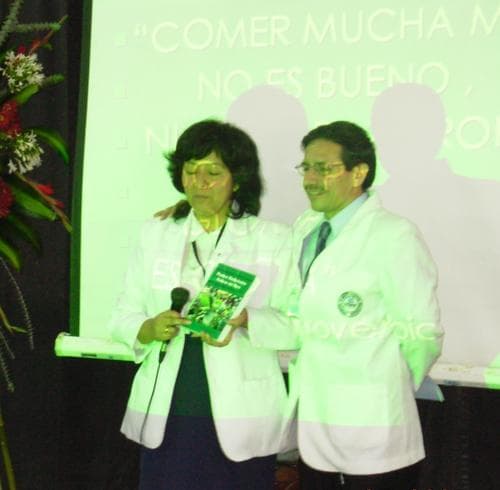 Cover of Plantas medicinales nativas del Perú by Julio Palacios Vaccaro