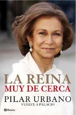 Cover of La Reina muy de cerca by Pilar Urbano